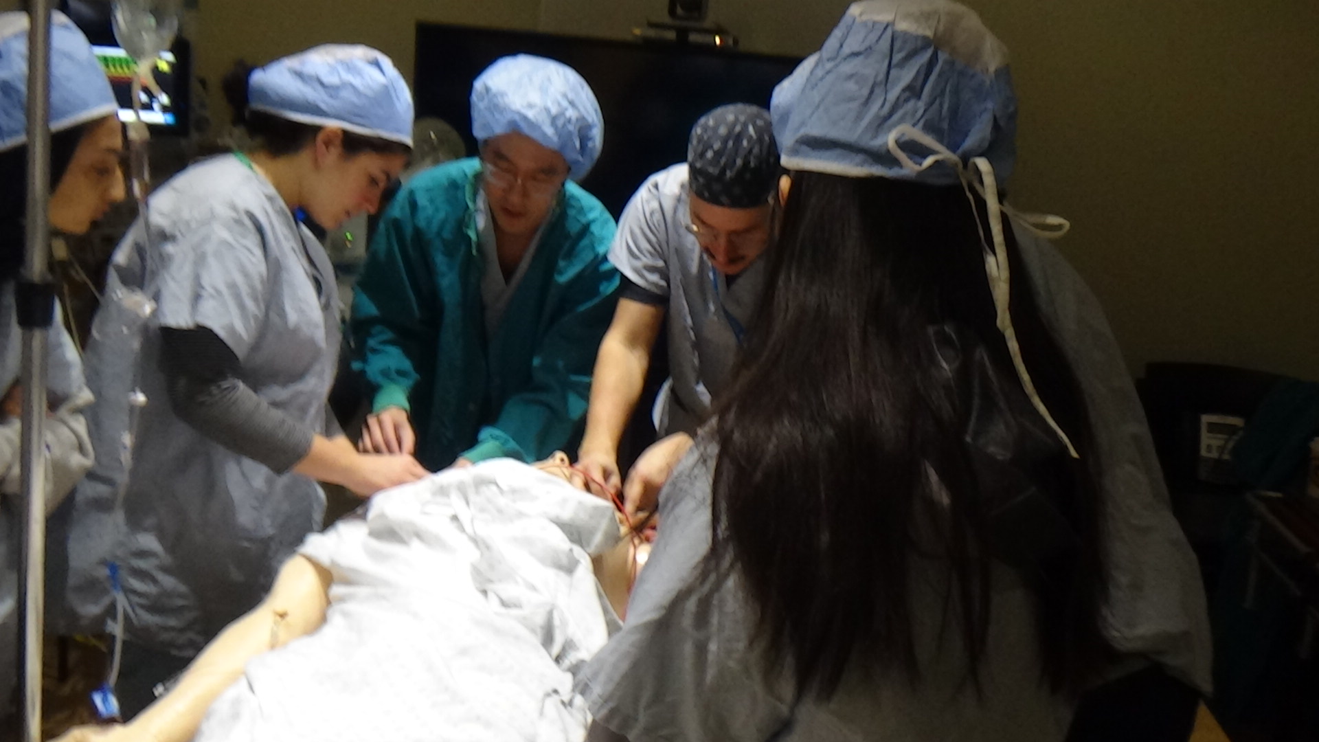 Anesthetists training highschool students