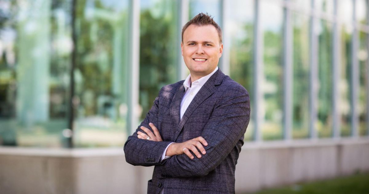 Andrew Karesa headshot