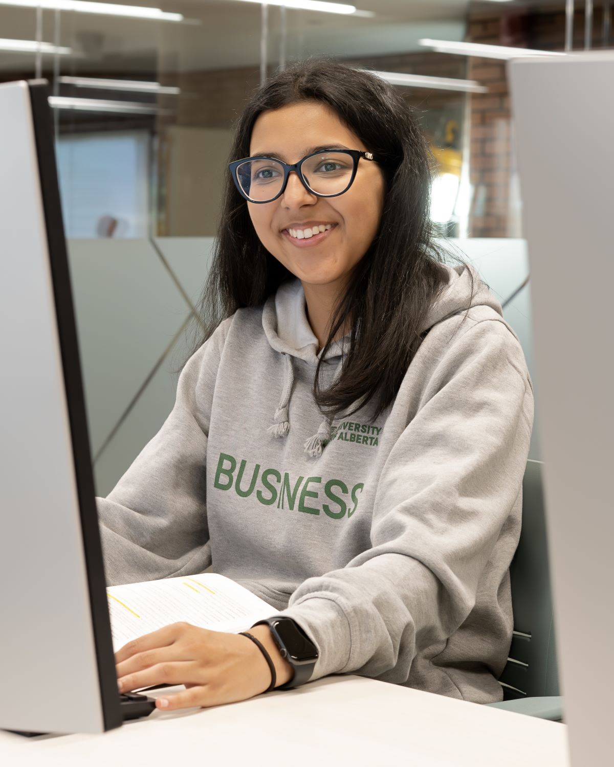 Student working in the analytics lab