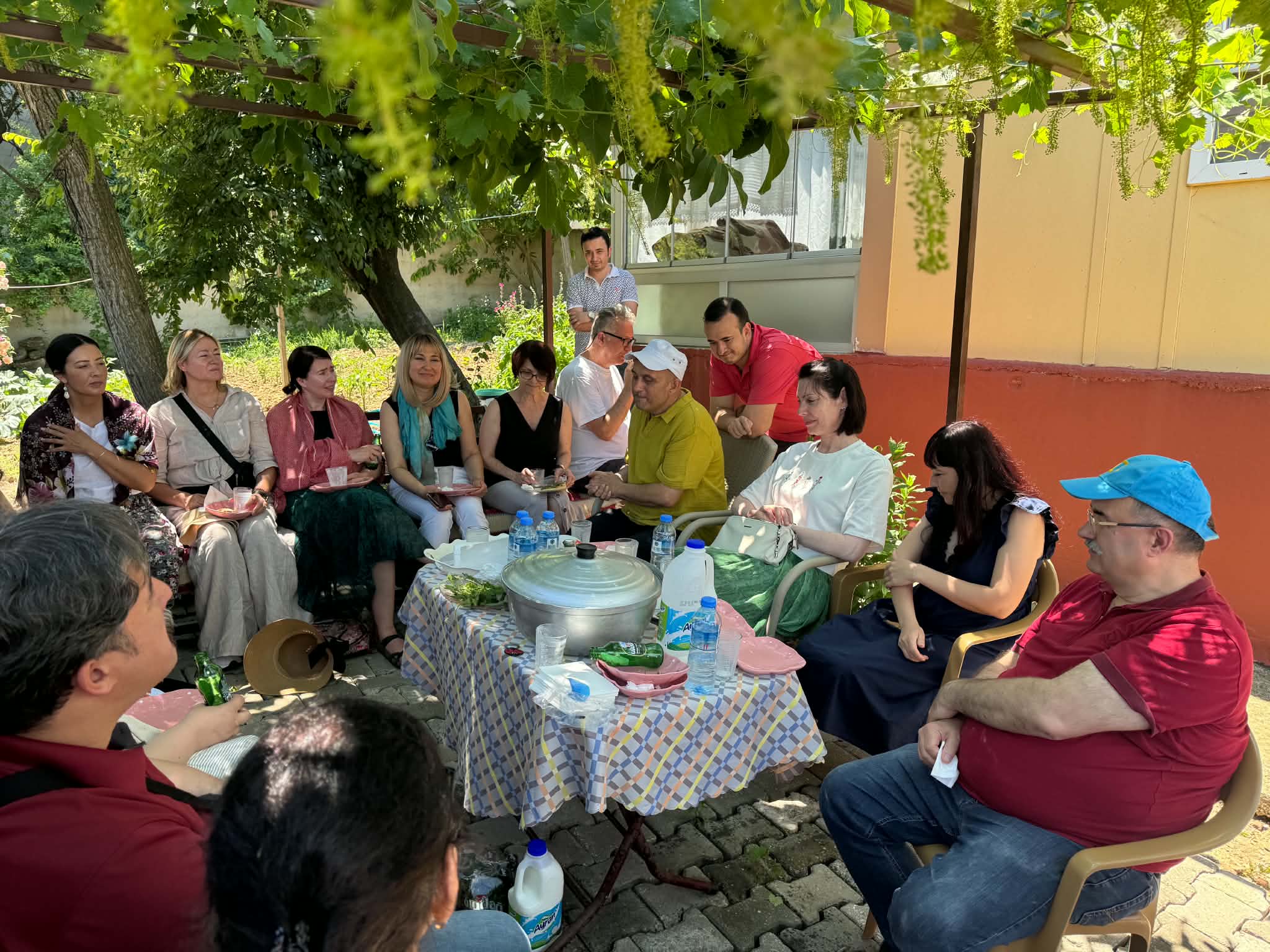 Field trip to Emiryakub (Türkiye), eating yantıqlar at Adil Bilsel's family home, 12 June 2026.   