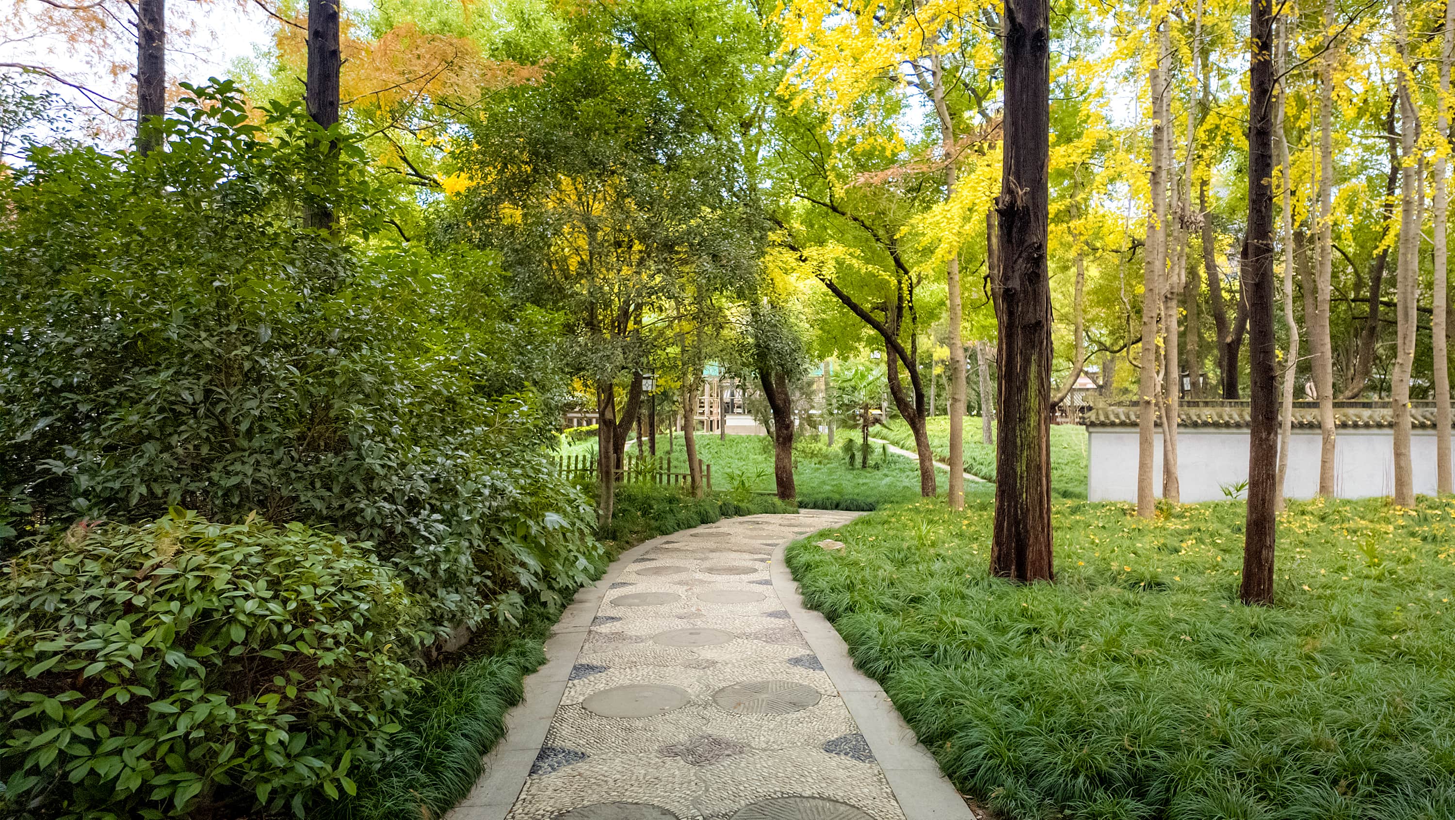 Stone pathway in a tranquil garden. (Photo: Getty Images)