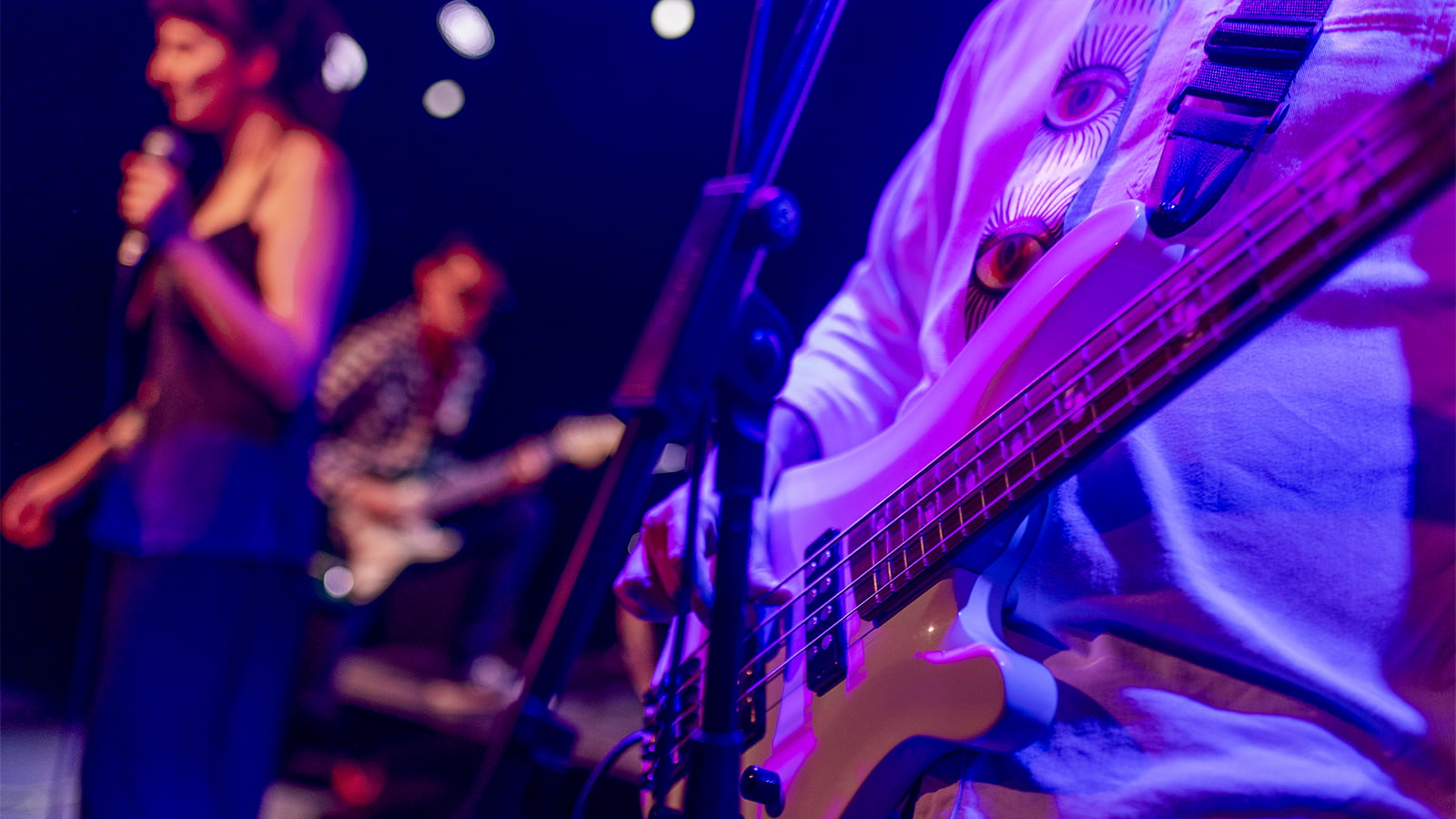 Working Canadian musicians say they’re feeling squeezed by AI music generators, streaming services and concert venue closures that are limiting their ability to gain listeners and earn money from their art. (Photo: Getty Images)