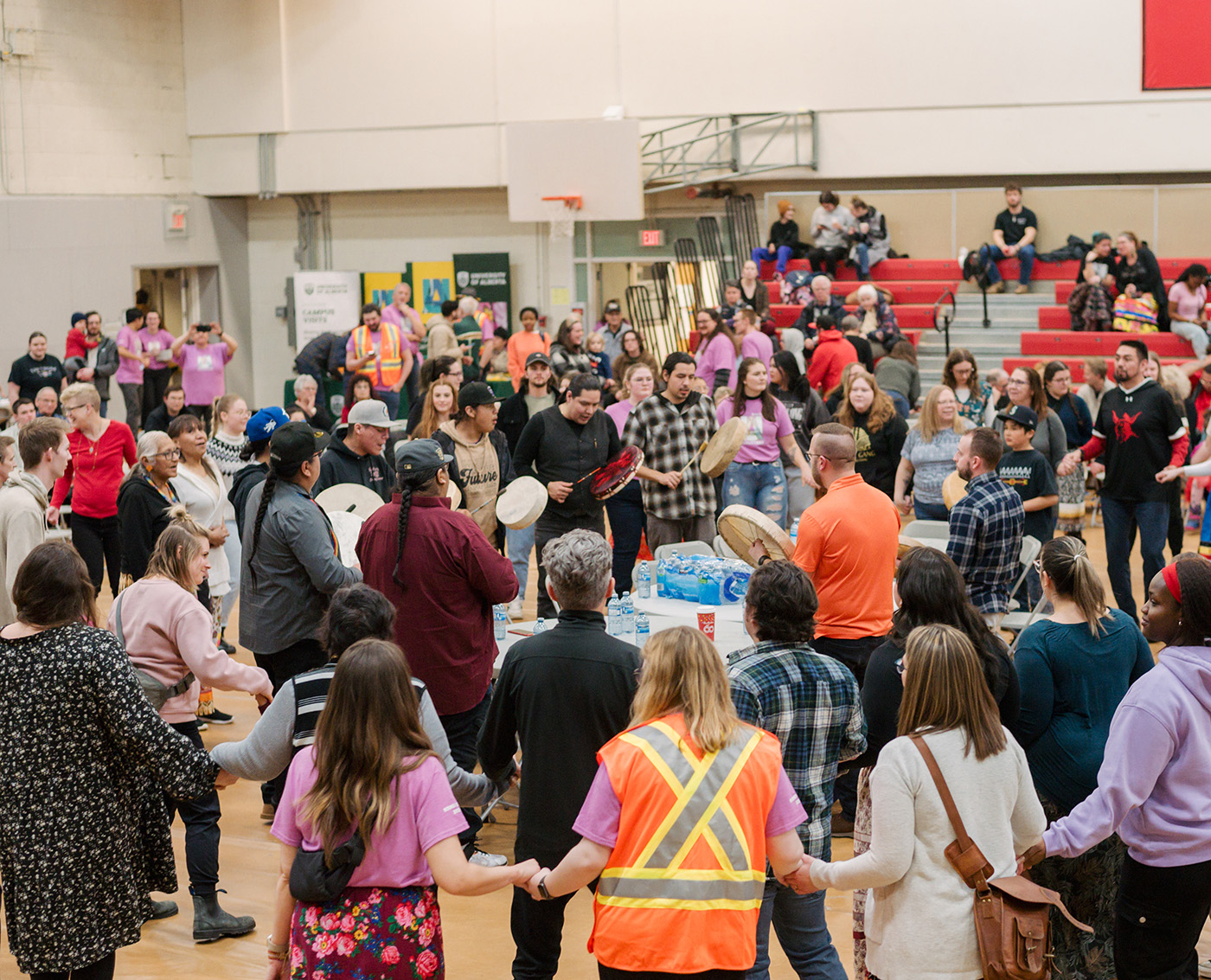 Students from the Faculty of Native Studies working with community members