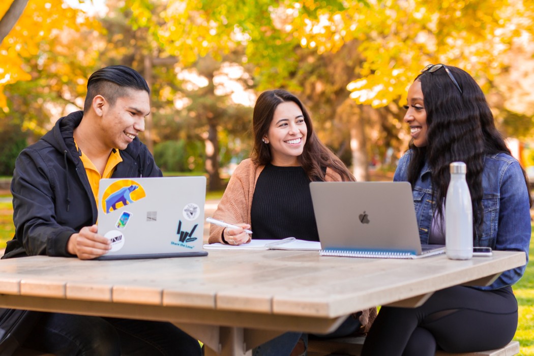fall-students-outdoors-1050x700.jpg