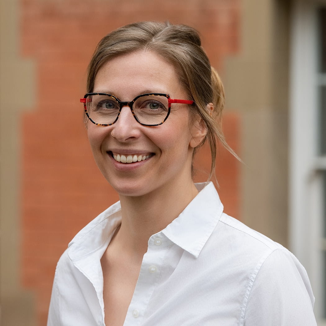 Portrait of Lisa Lozanski