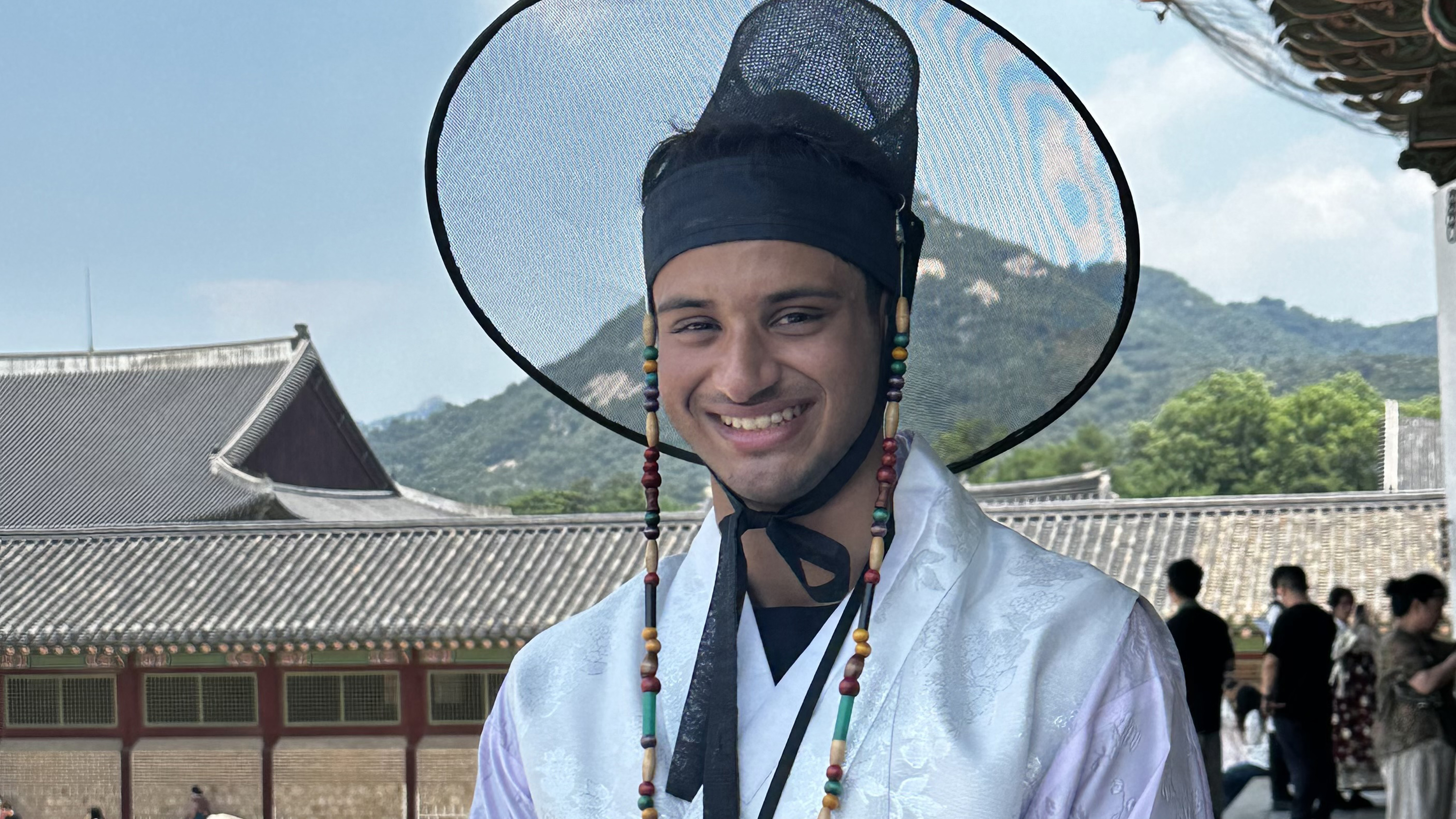 Hussain in hanbok