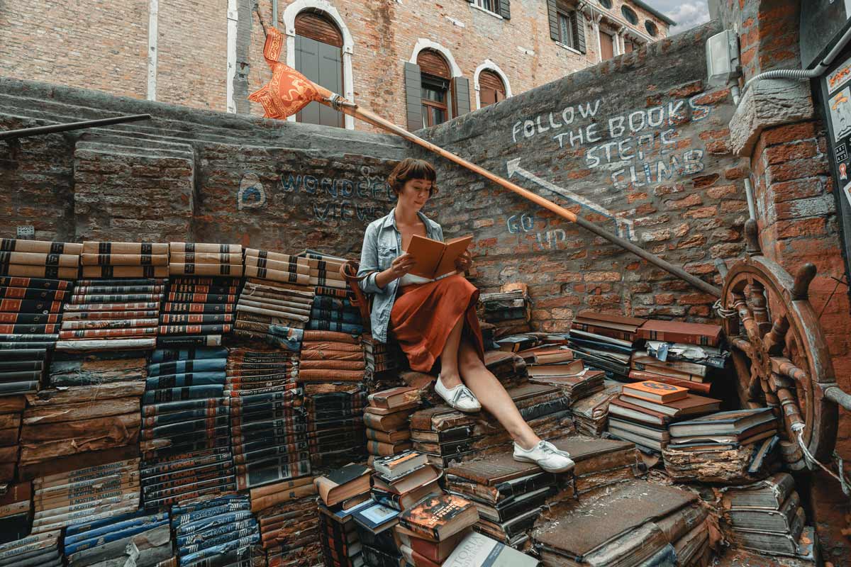 picture_-i-need-advice-have-you-got-a-book-for-me.jpg