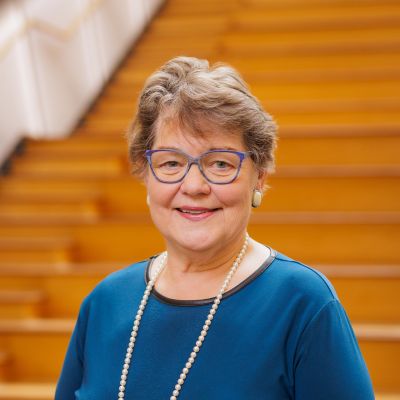 Dr. Joanne Olson