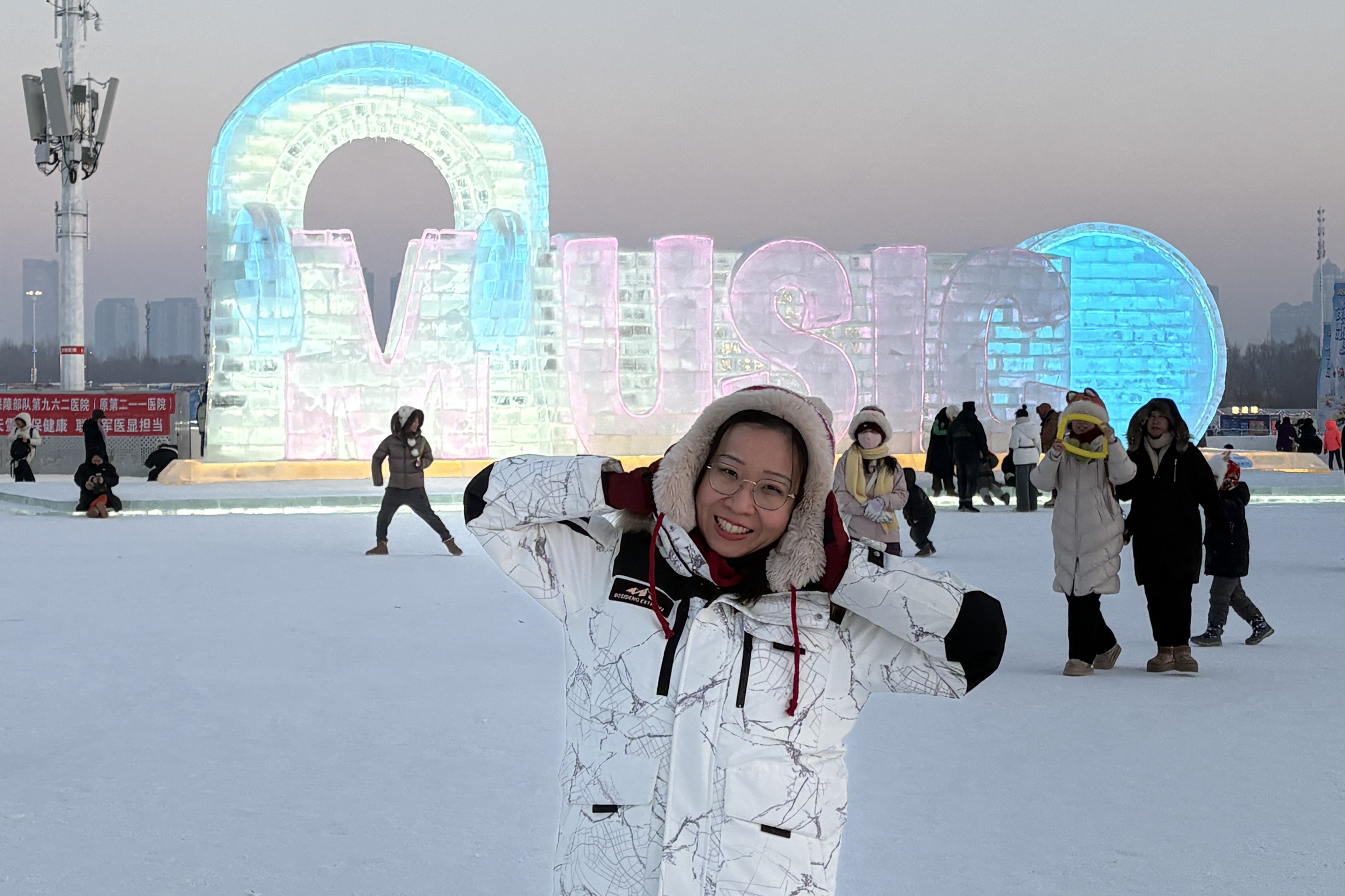 Youran Lin in Harbin at an ice sculpture event