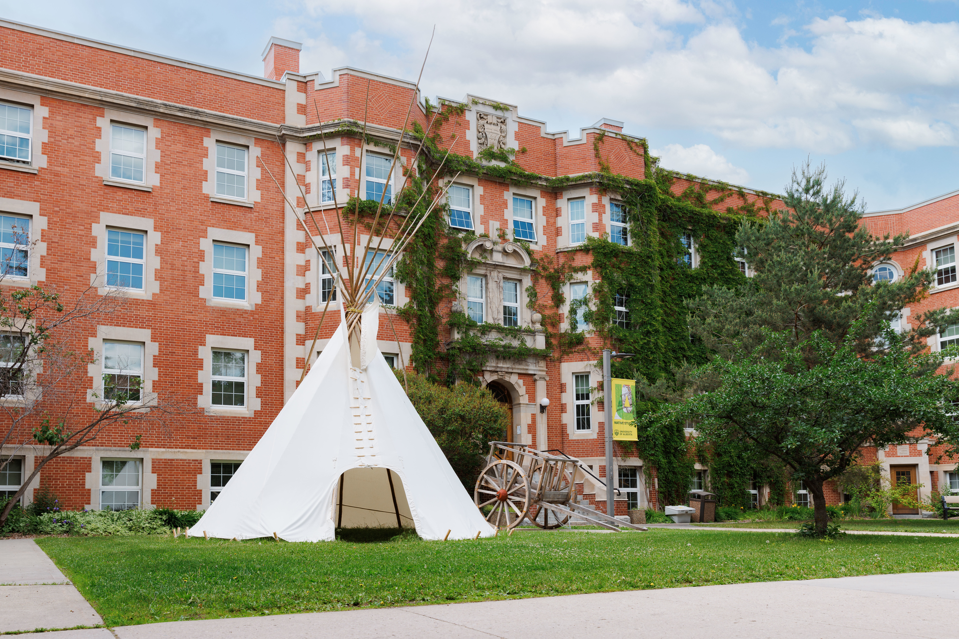 northcampus_summerphotography_pembinahall-2.png