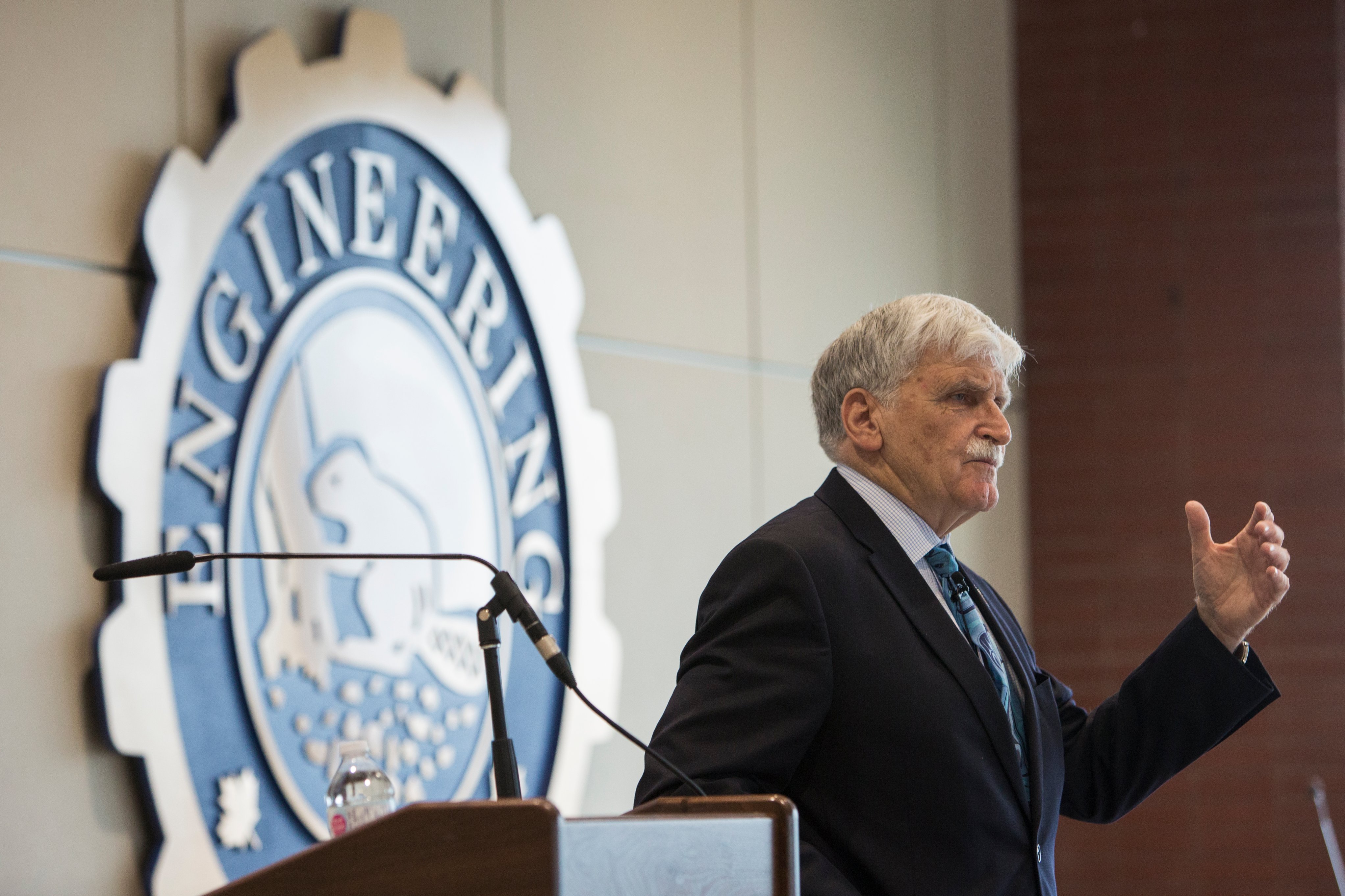 The Honourable Lieutenant-General Romeo Dallaire (Ret.) addressed engineering students and faculty members and university leaders, focusing on the job of developing ethical leaders. Photo: Amber Bracken