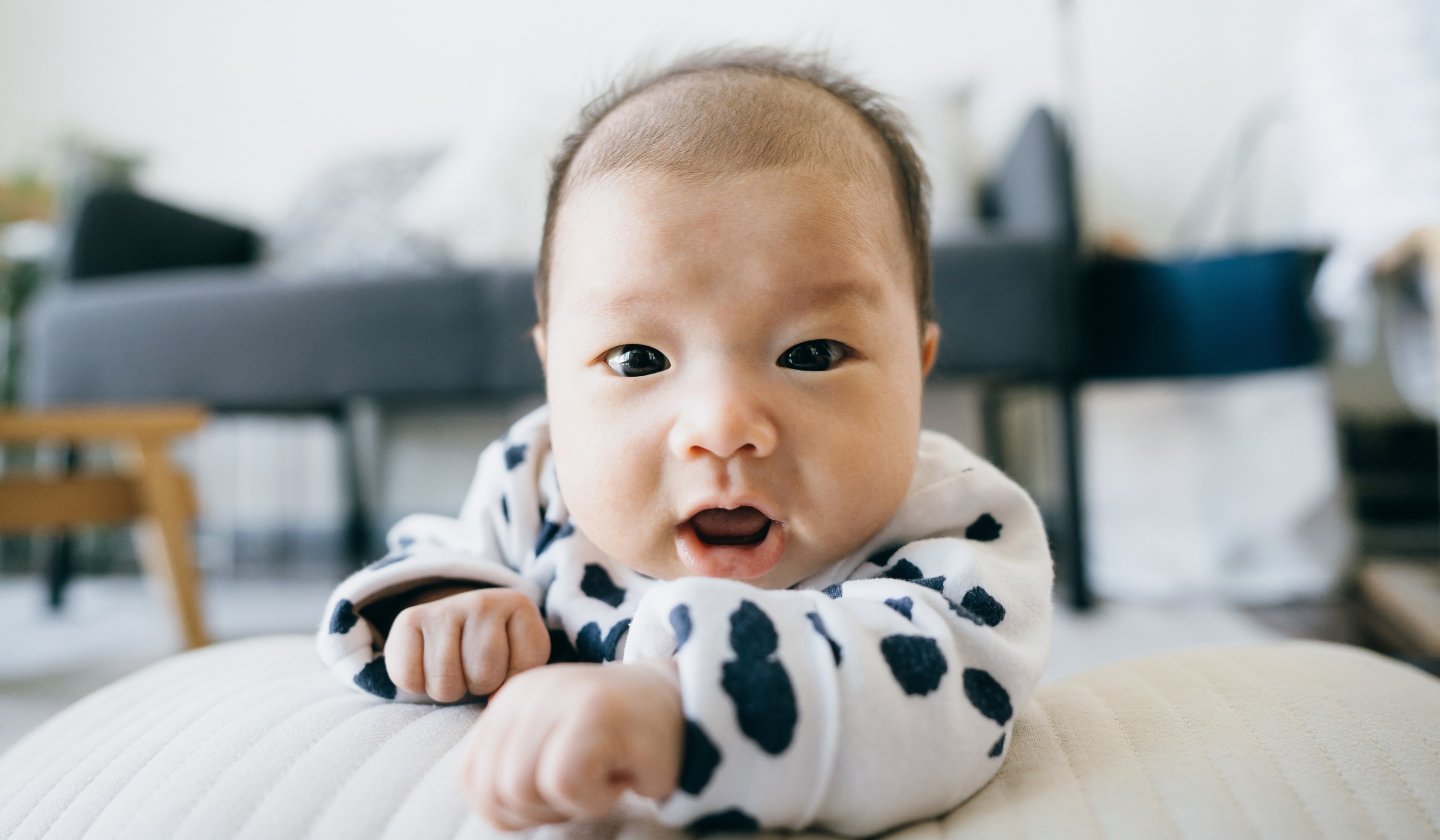 Infant engaging in tummy time. (Photo: Getty Images)