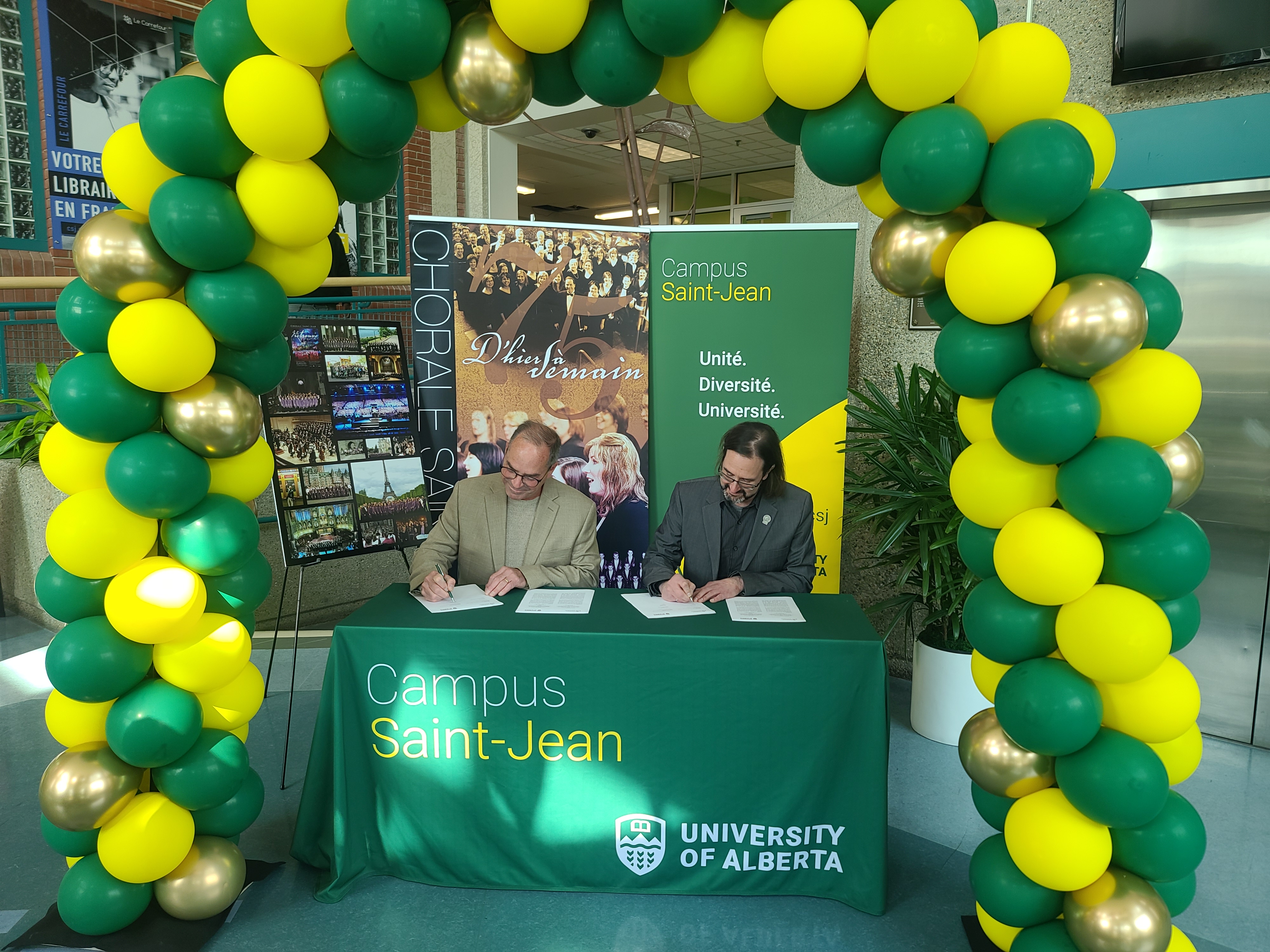 Signature de l'entente entre le Campus et la Chorale Saint-Jean