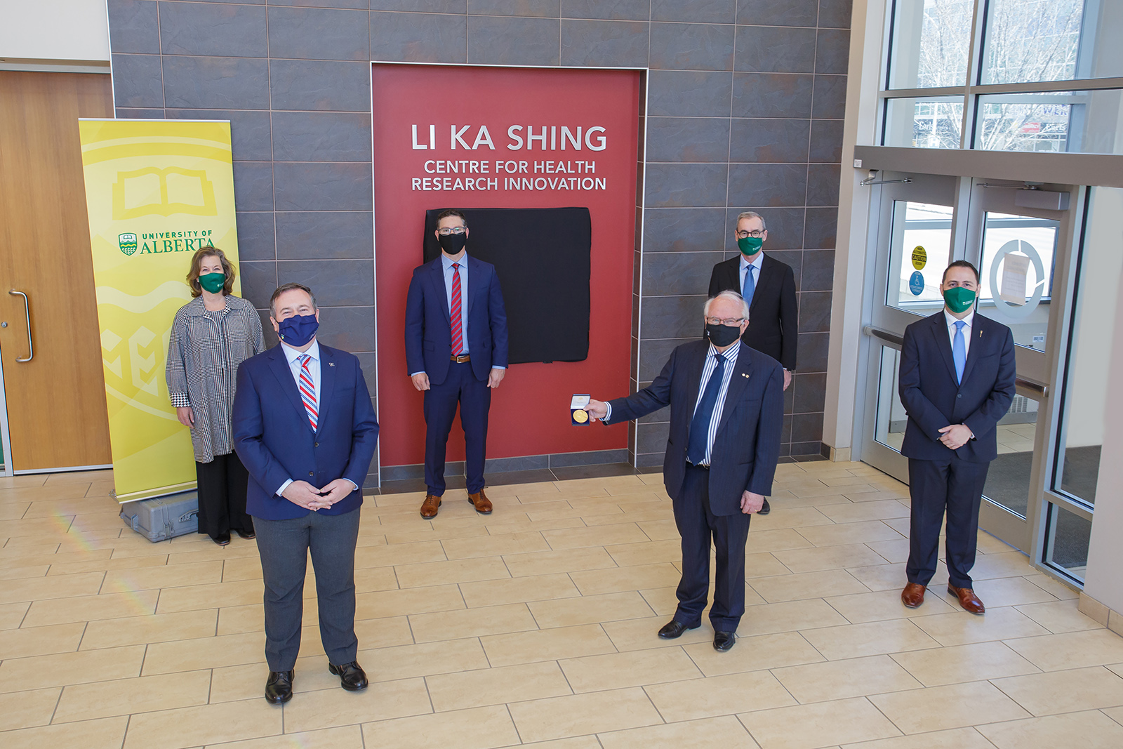 Li Ka Shing Applied Virology Institute received $20M from the Government of Alberta