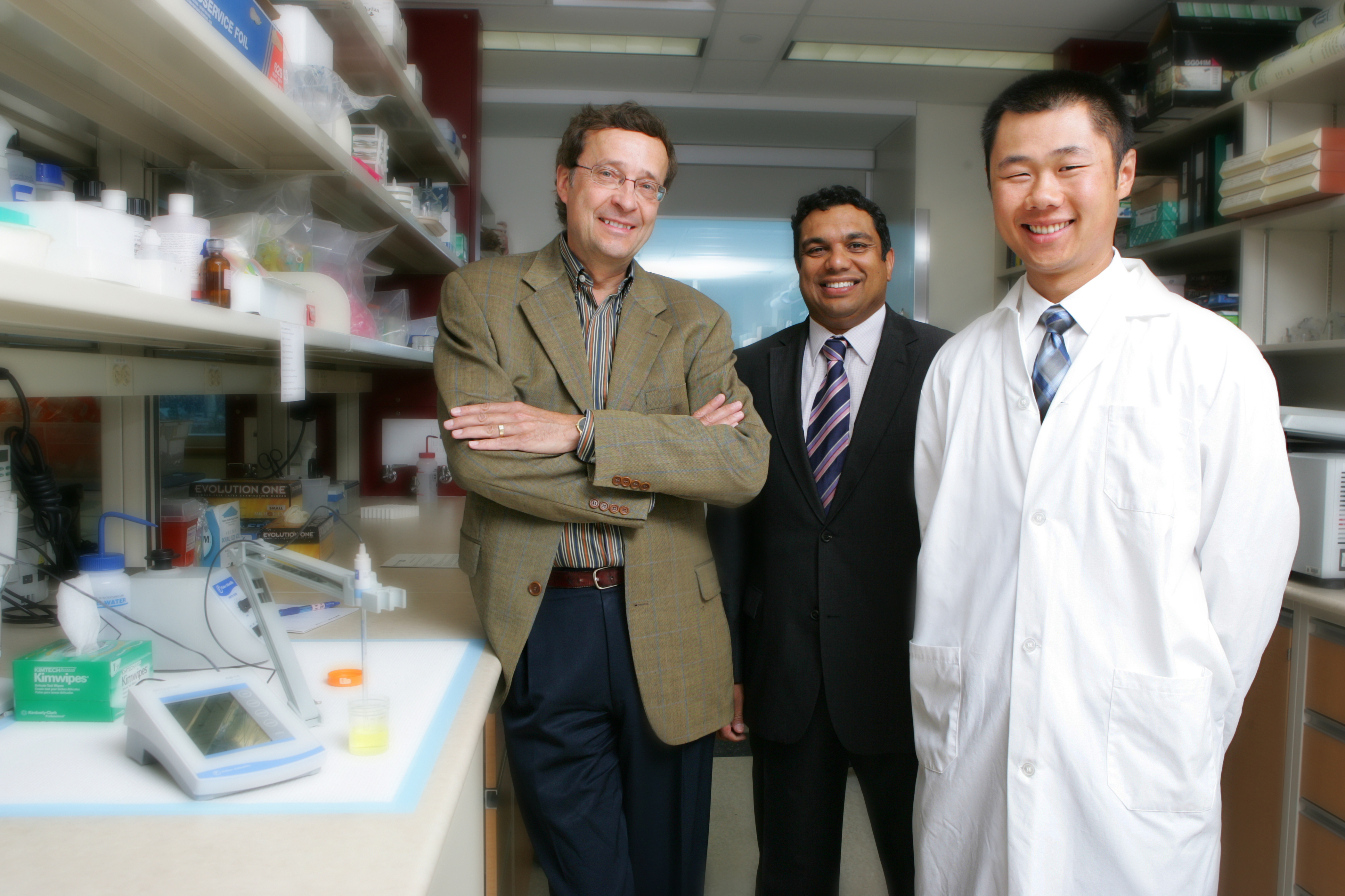 The founders of UAlberta spin-off company MTI Technologies Inc. have signed a multi-million dollar licensing agreement for a diagnostic test that detects pre-cancerous polyps in the colon