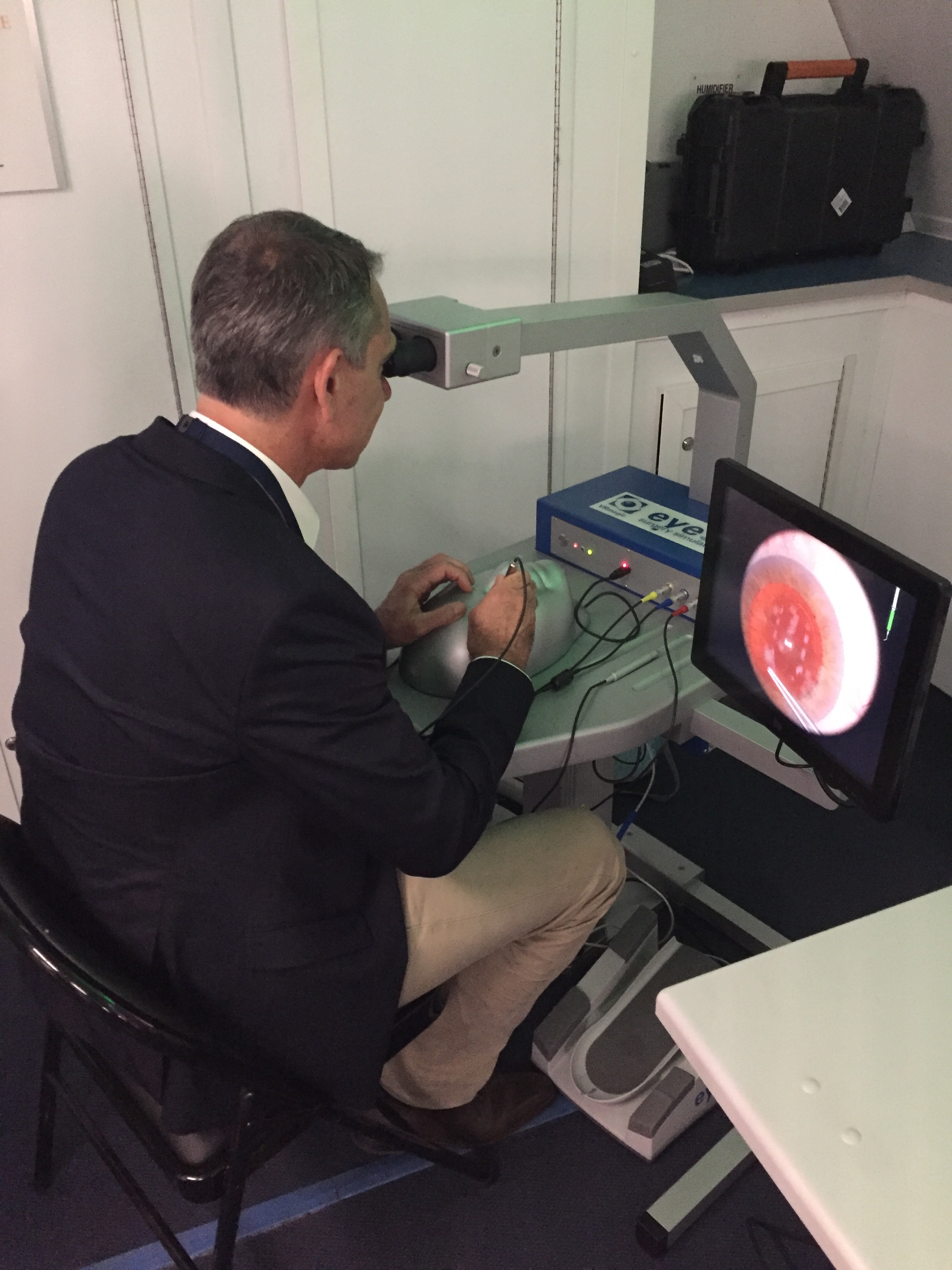 Dr. Laurent Velasque (France) using the EYESI surgical simulator