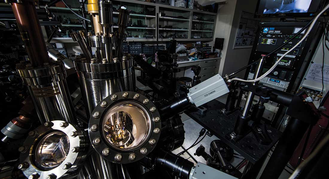 Scanning tunnelling microscope (STM)