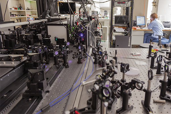Lasers in the Hegmann lab