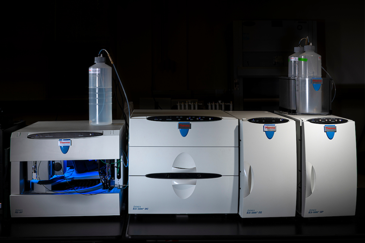 Ice core lab equipment for ion chromotography, spectroscopy, and particle size analysis