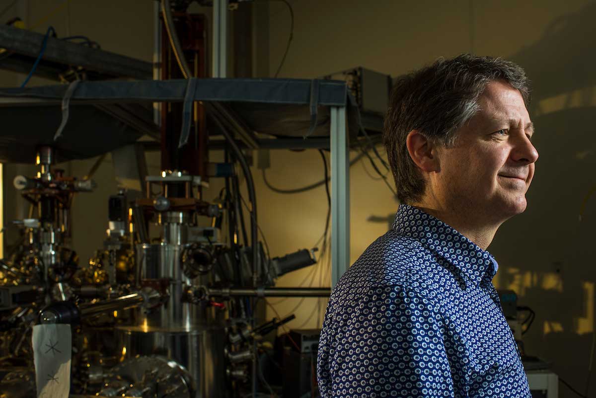 Physics professor Robert Wolkow & team have applied a machine learning technique to perfect and automate atomic-scale manufacturing.