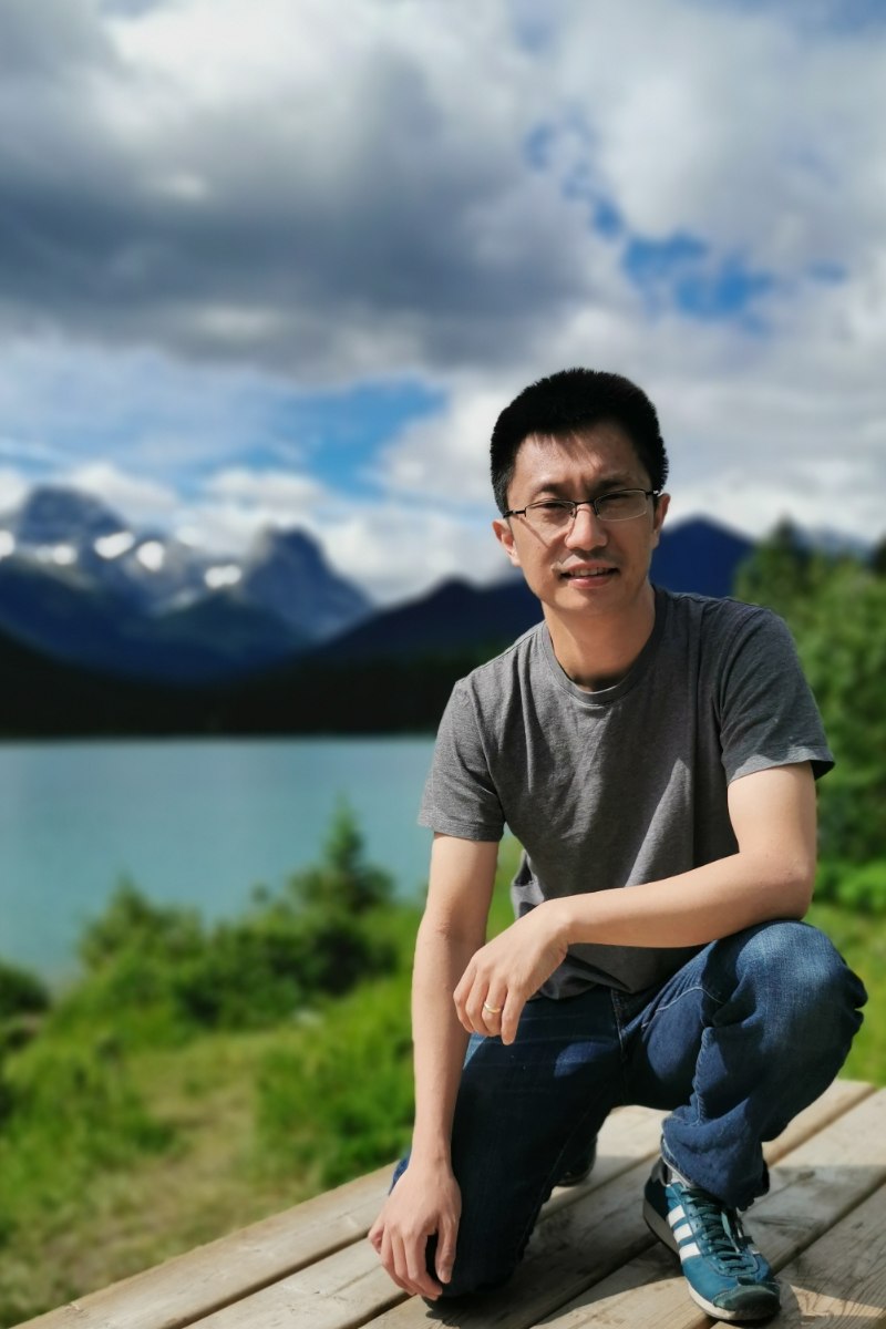 Ran Zhao, assistant professor in the Department of Chemistry, will continue to pursue his research on atmospheric and environmental pollution, including real-time chemical analysis. 