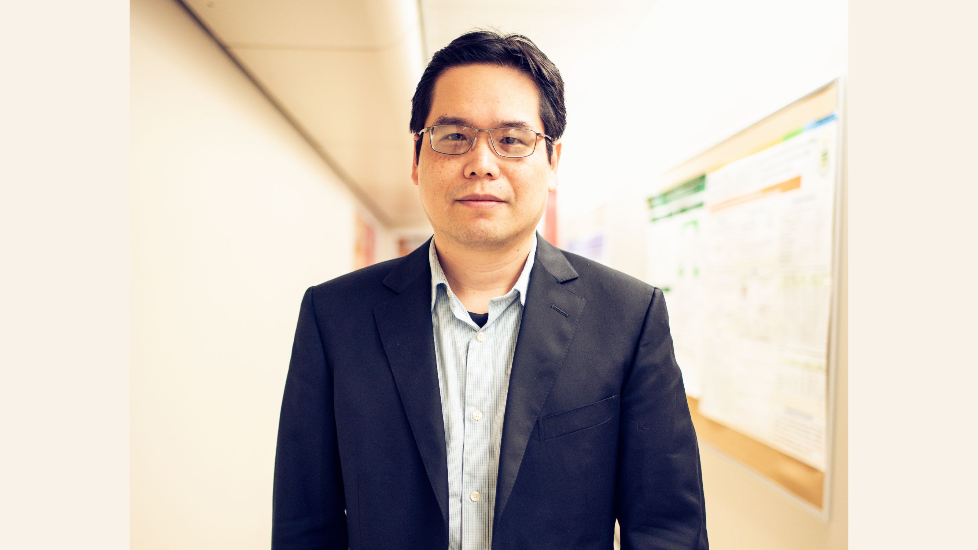 Tony Kiang, Associate Professor with the Faculty of Pharmacy and Pharmaceutical Sciences