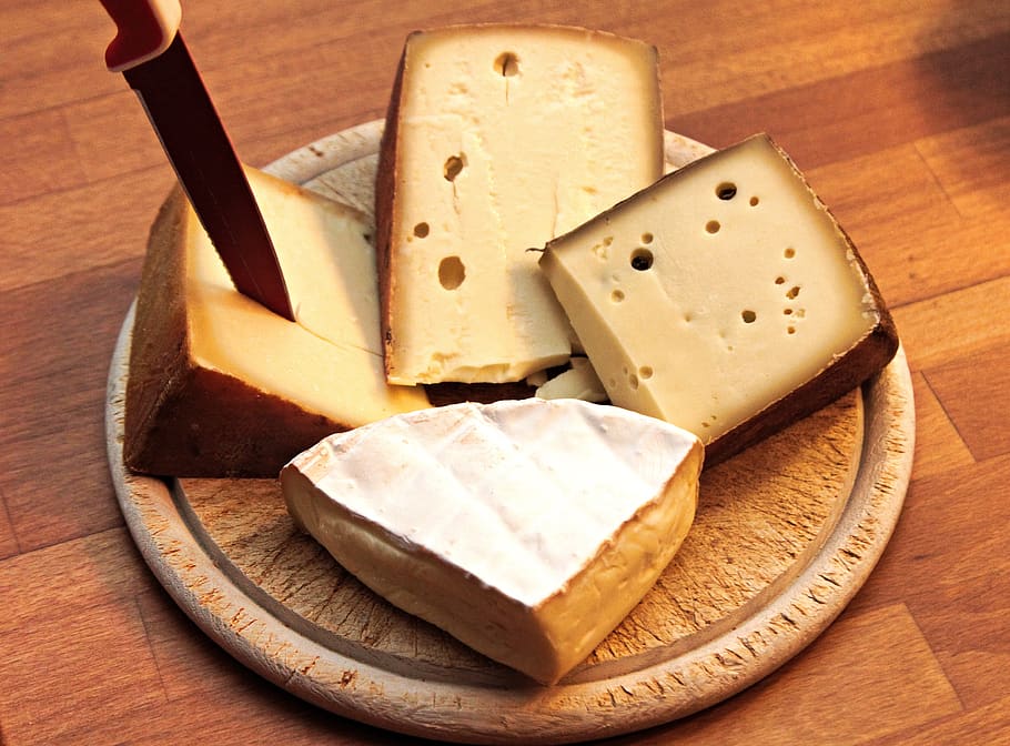 cheese-kaseplatte-food-cheese-plate.jpeg